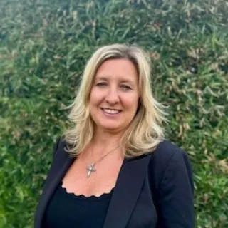 Julie Thompson Medicare Agent Placentia, CA 92870