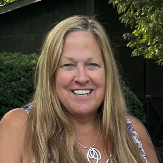 Maureen Breslin Medicare Agent Fairport, NY 14450