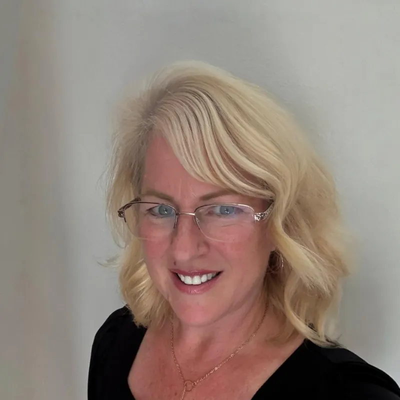 Valerie Hoeft Medicare Agent Rockford, IL 61107